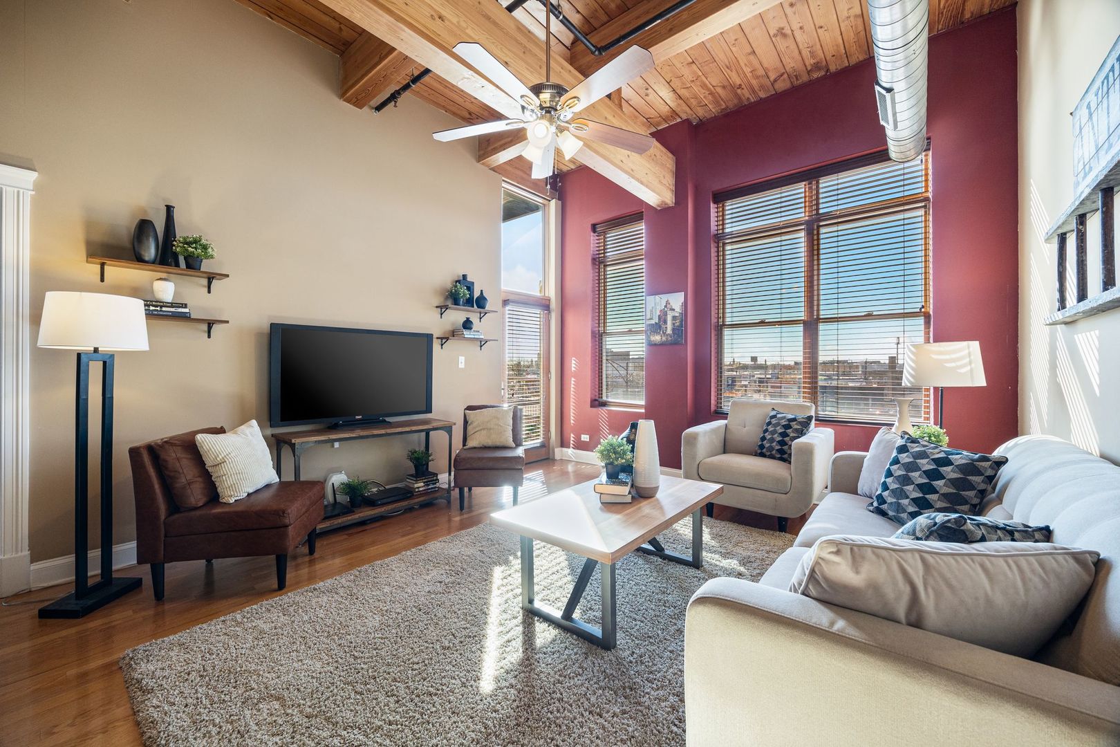 3637 N Spaulding Avenue Unit: 303