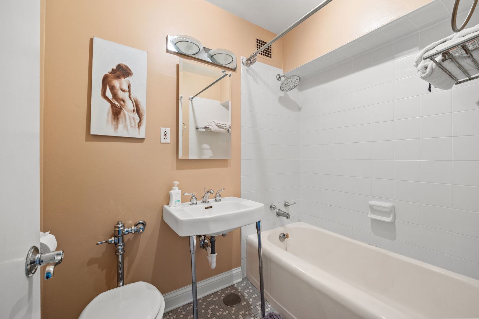 4200 N Marine Drive Unit: 502