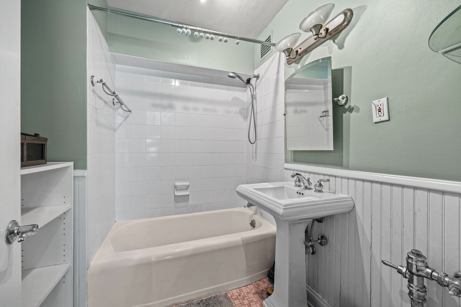 4200 N Marine Drive Unit: 502