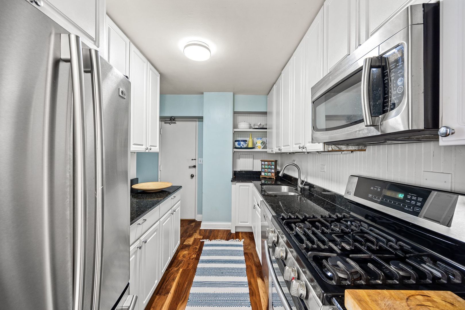 4200 N Marine Drive Unit: 502