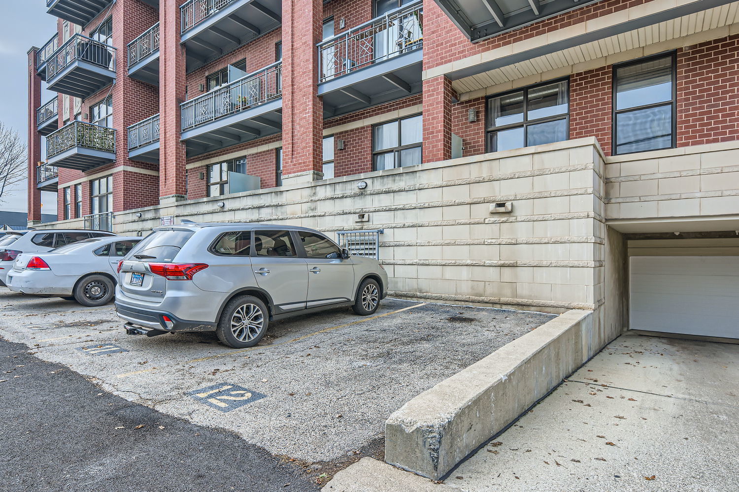 4011 N Francisco Avenue Unit: 103