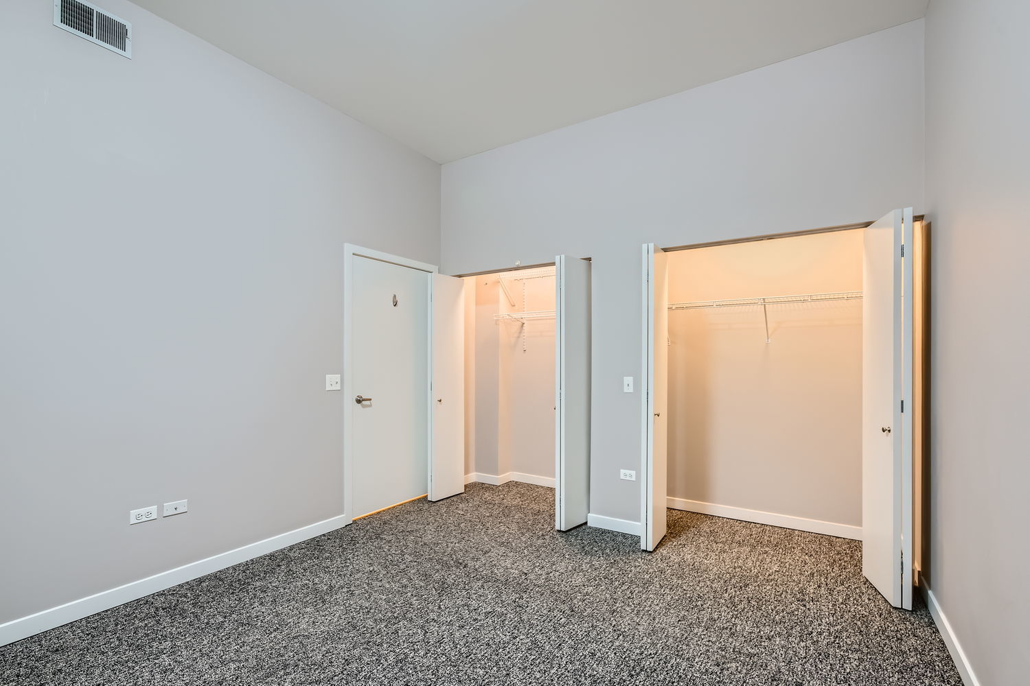 4011 N Francisco Avenue Unit: 103