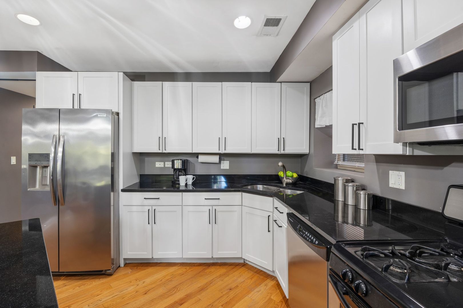 4937 N TROY Street Unit: 1