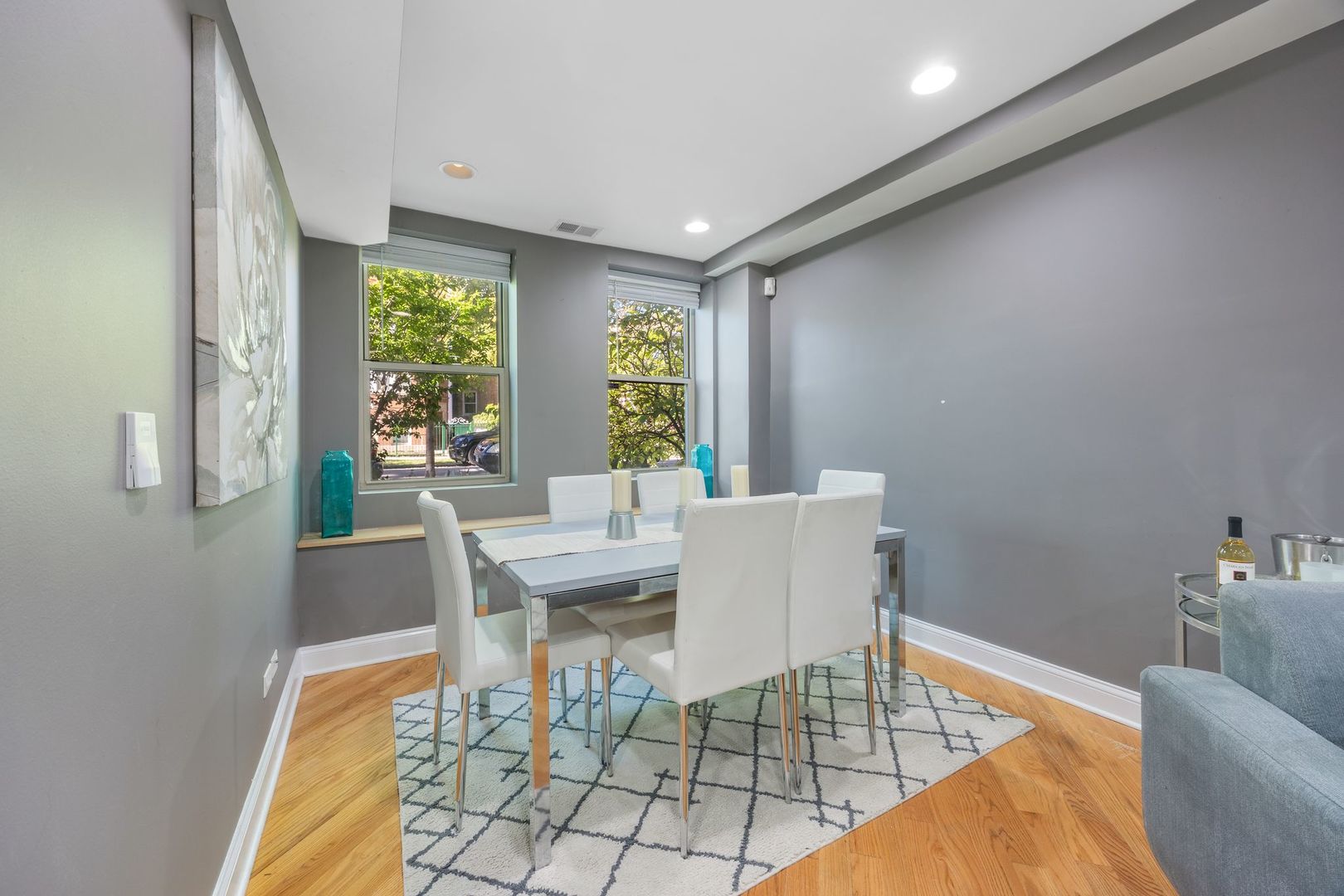 4937 N TROY Street Unit: 1