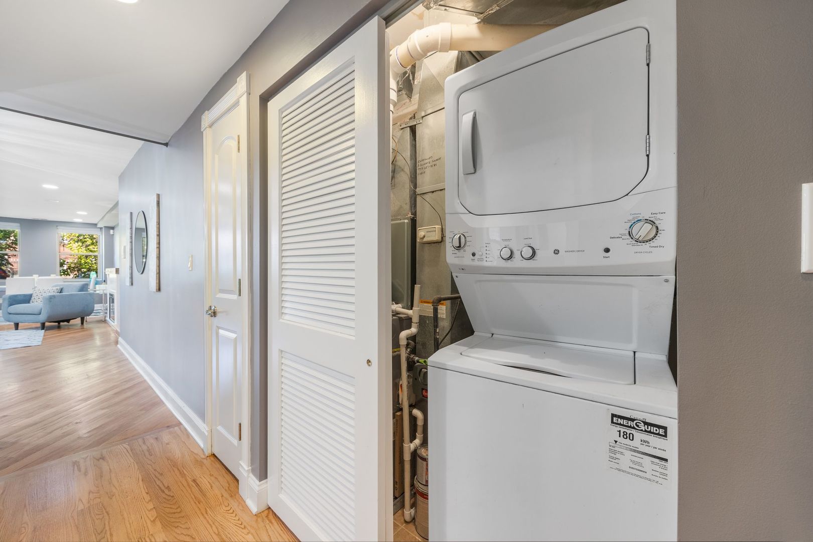 4937 N TROY Street Unit: 1