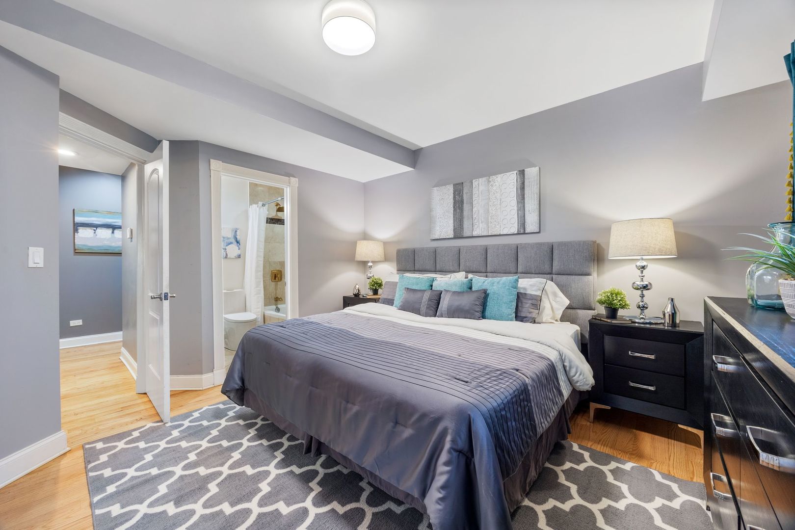4937 N TROY Street Unit: 1