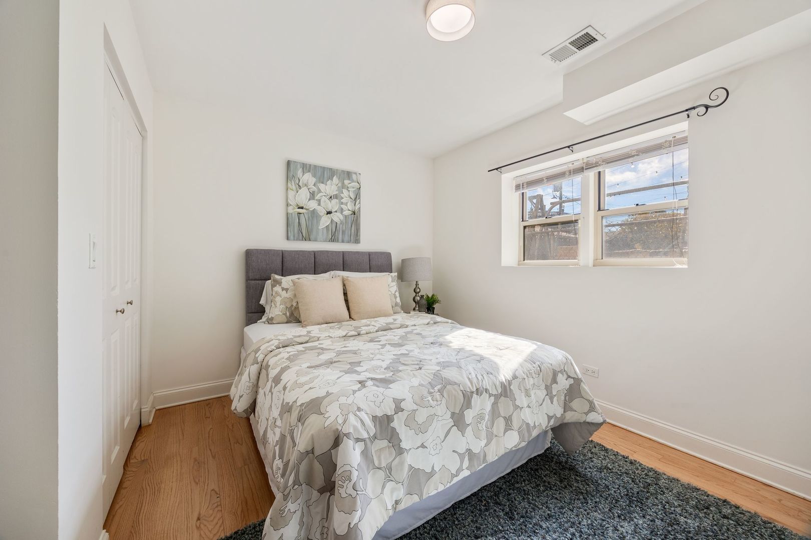 4937 N TROY Street Unit: 1