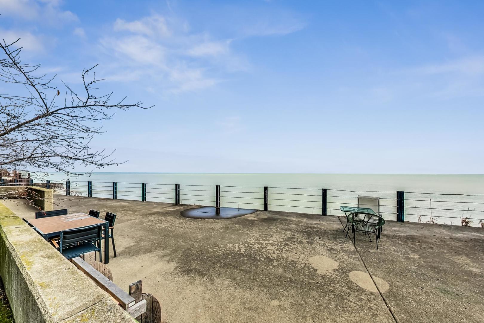 1321 W BIRCHWOOD Avenue Unit: 107