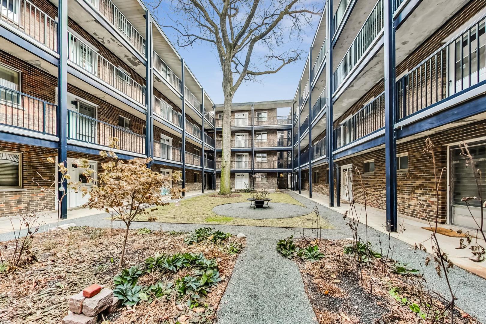 1321 W BIRCHWOOD Avenue Unit: 107
