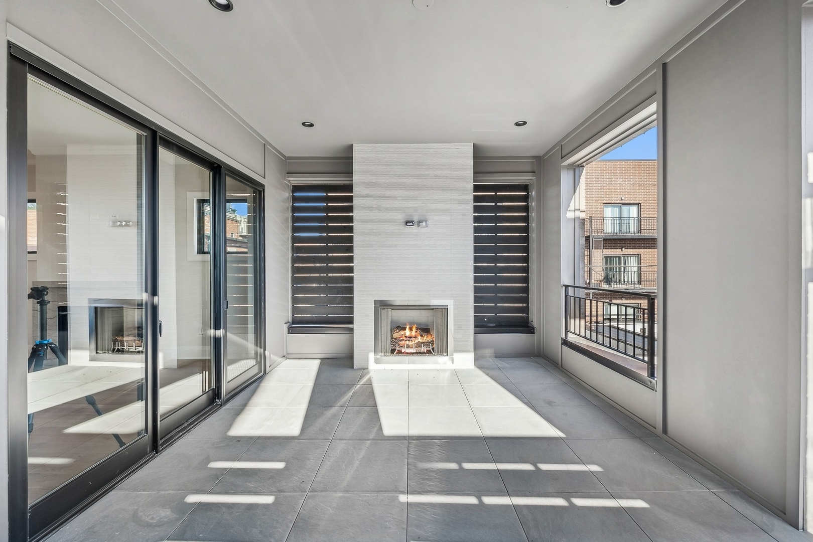 2745 N Bosworth Avenue Unit: 2