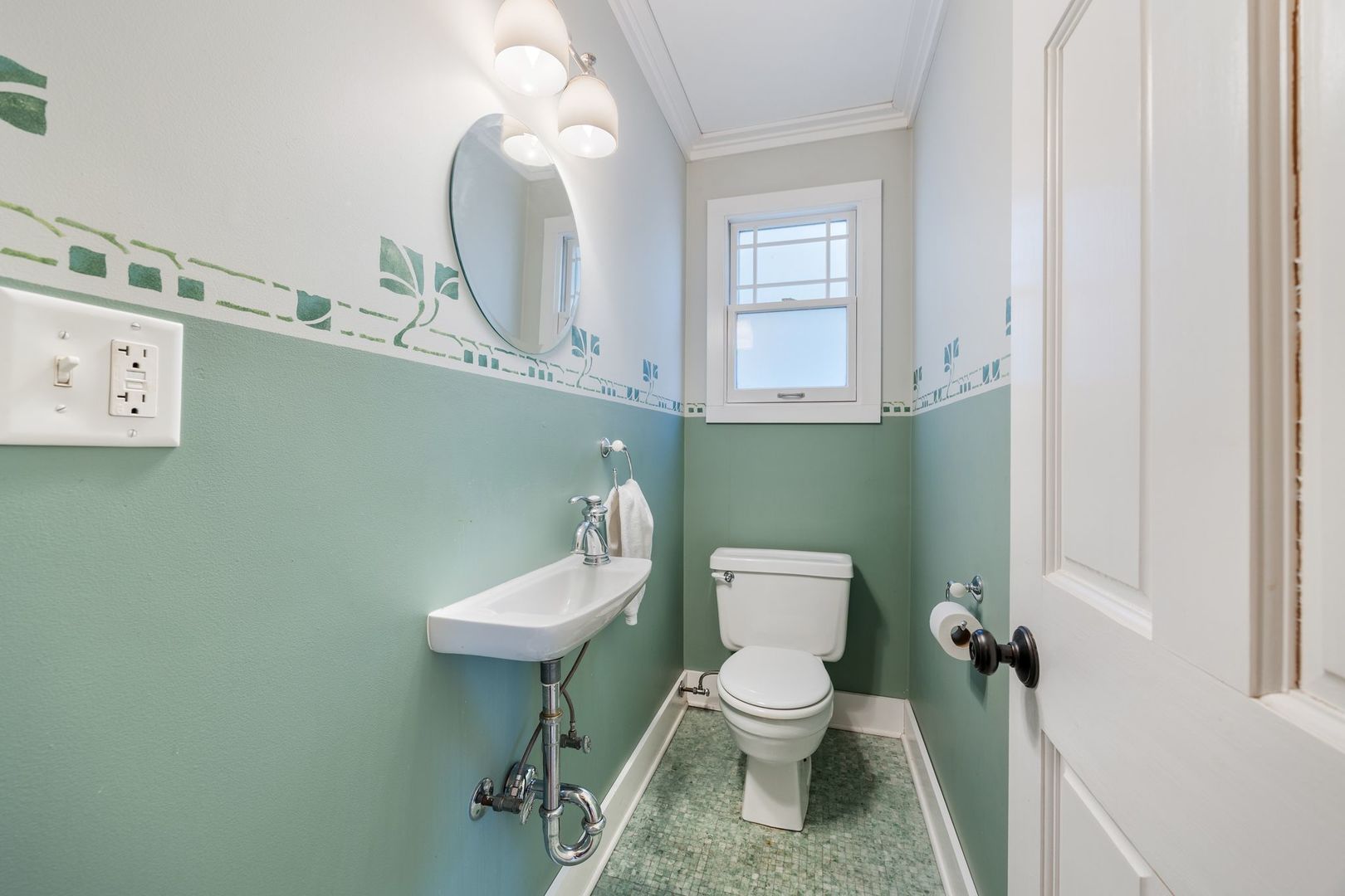 6541 N Bosworth Avenue