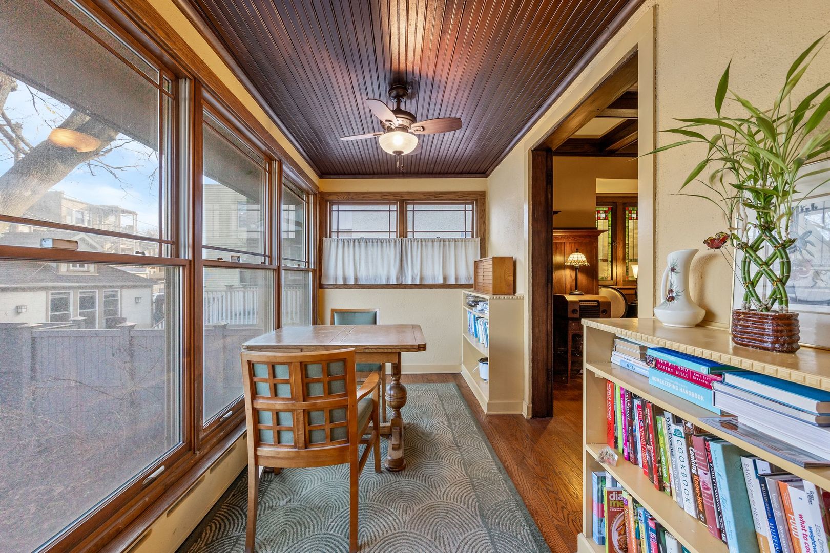 6541 N Bosworth Avenue