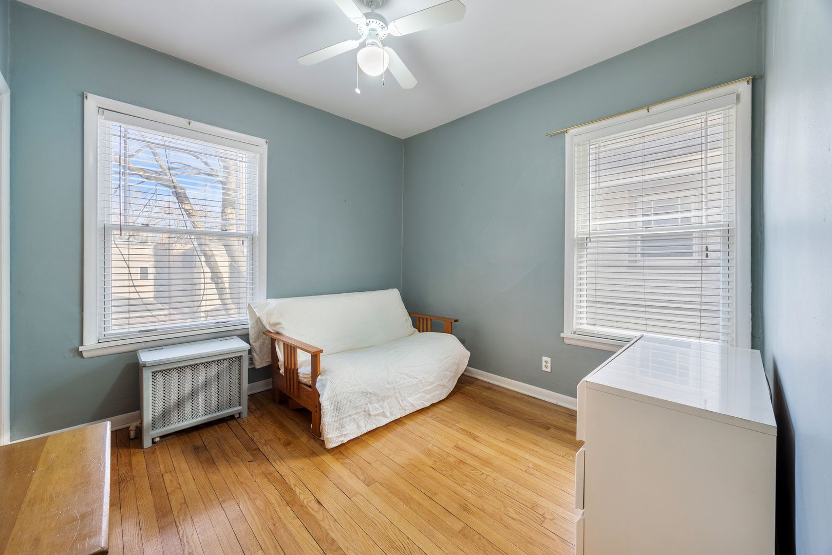 6541 N Bosworth Avenue