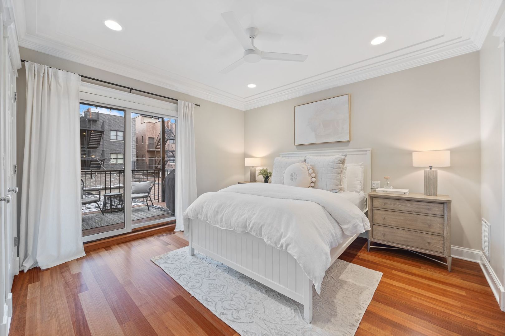 3231 N Racine Avenue Unit: 2