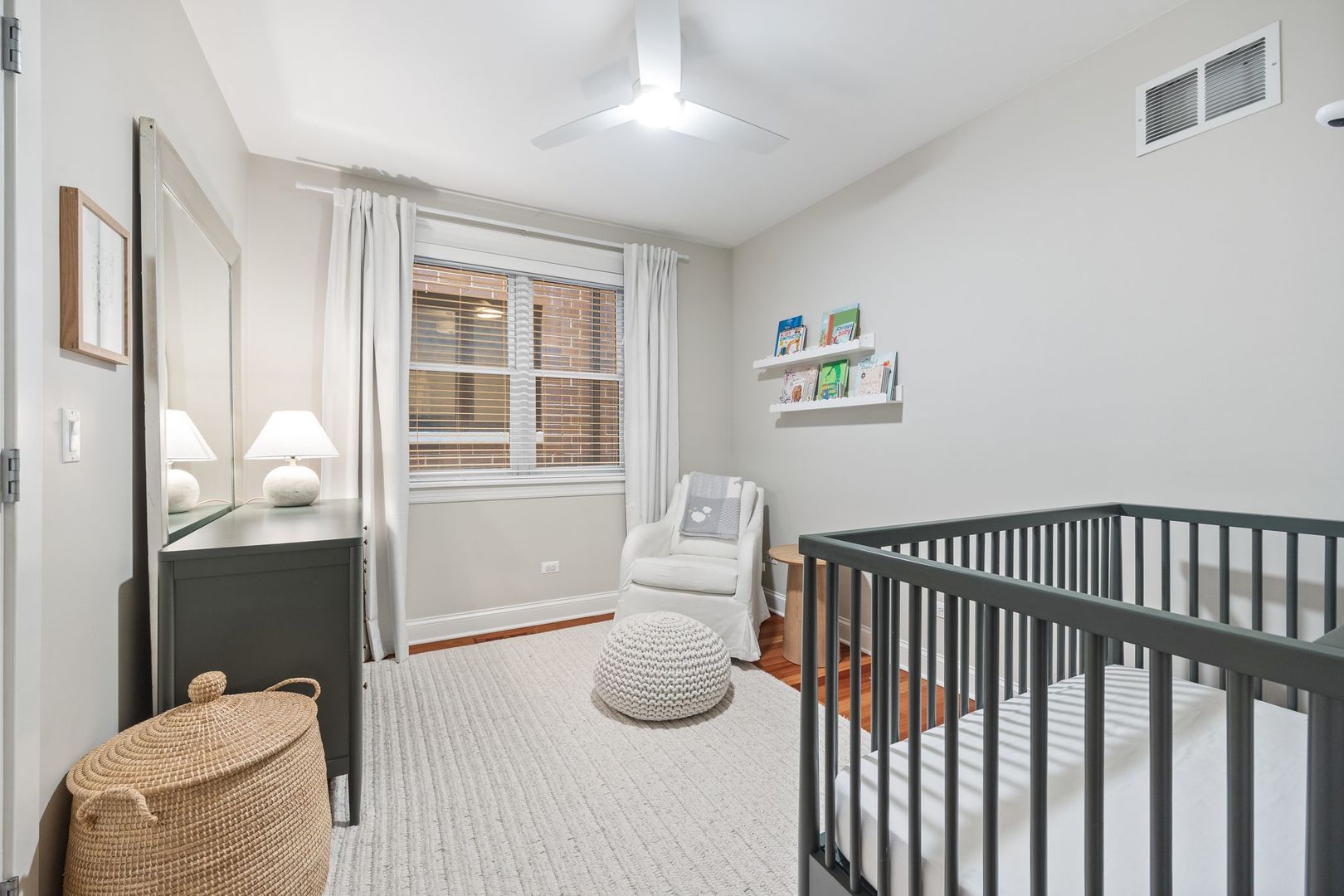 3231 N Racine Avenue Unit: 2