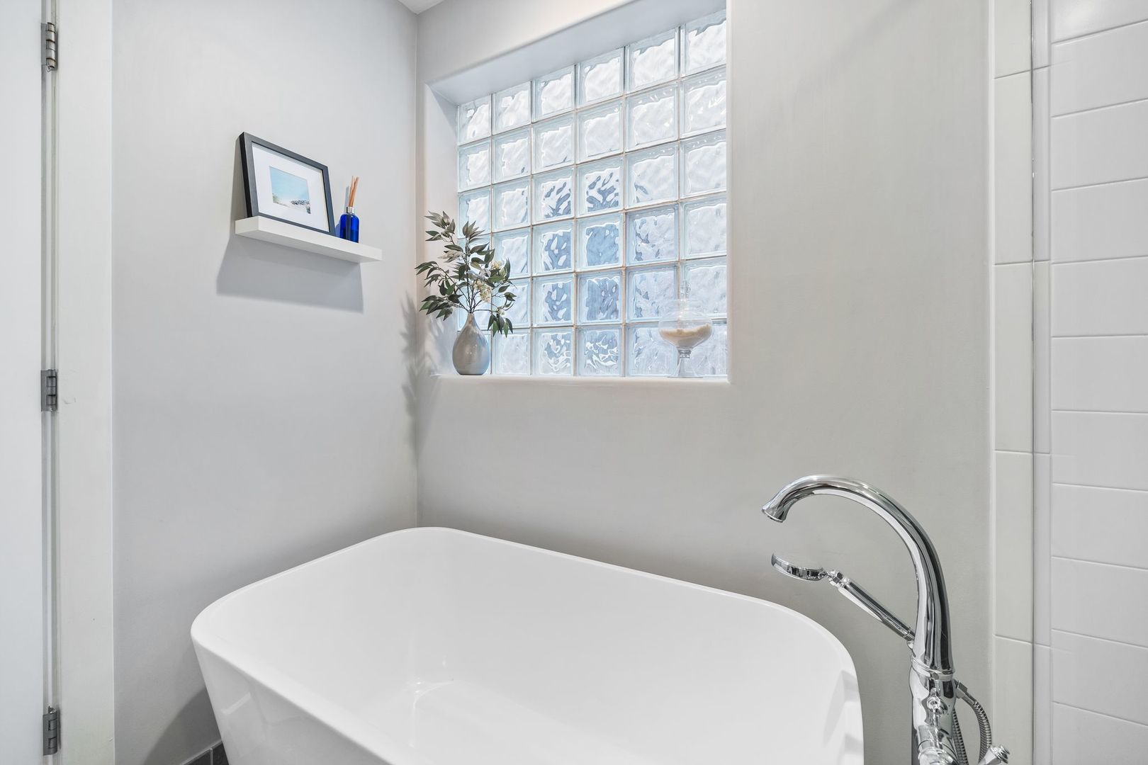 3231 N Racine Avenue Unit: 2