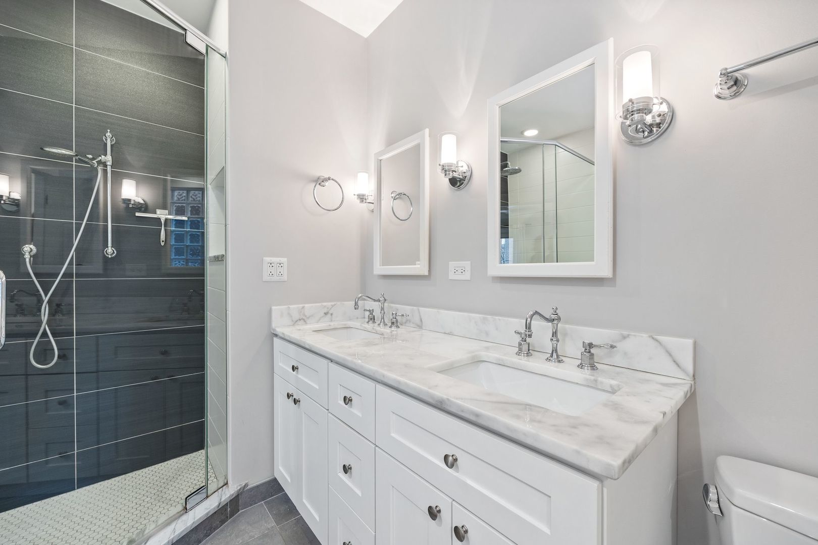 3231 N Racine Avenue Unit: 2