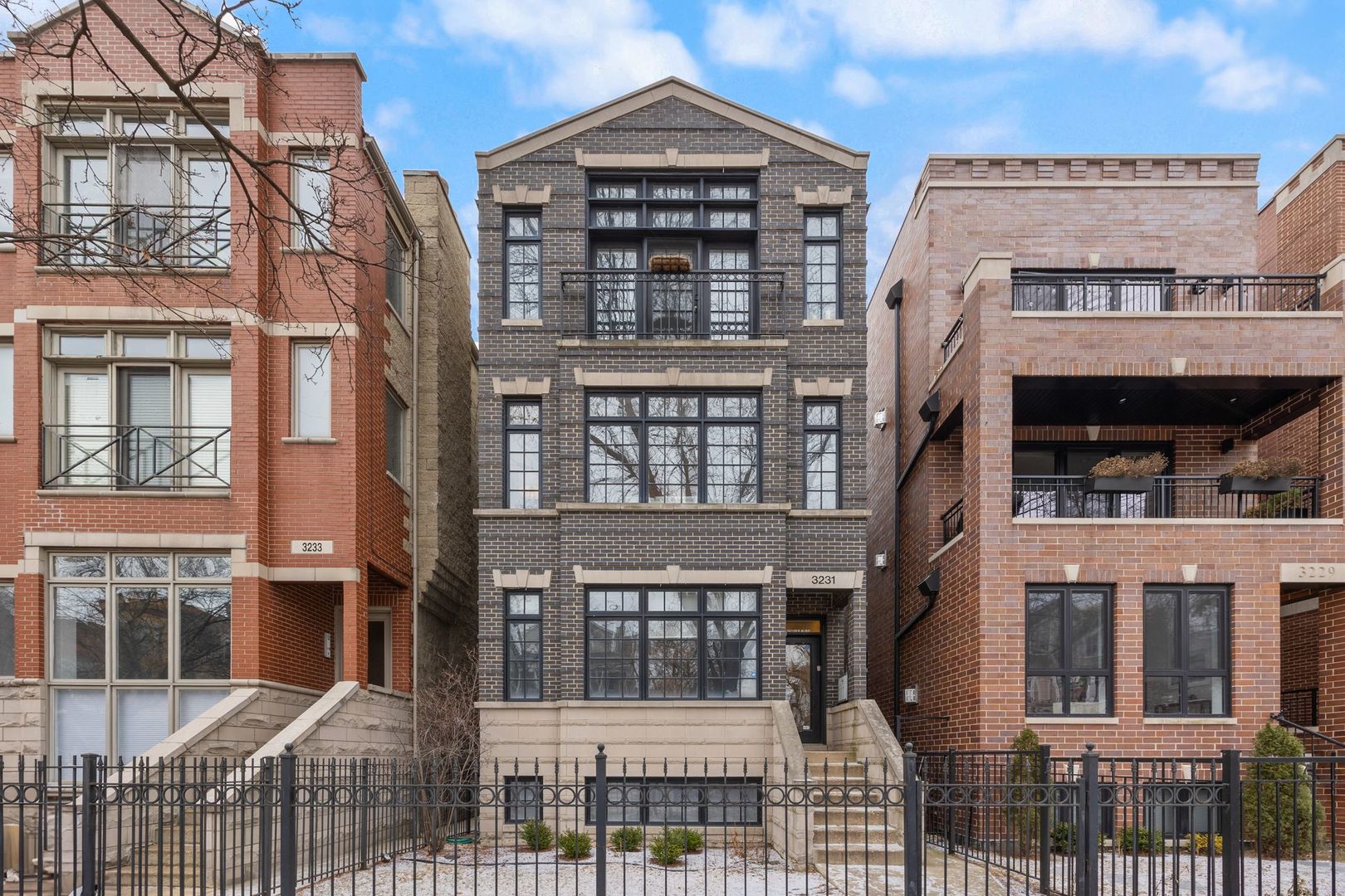 3231 N Racine Avenue Unit: 2