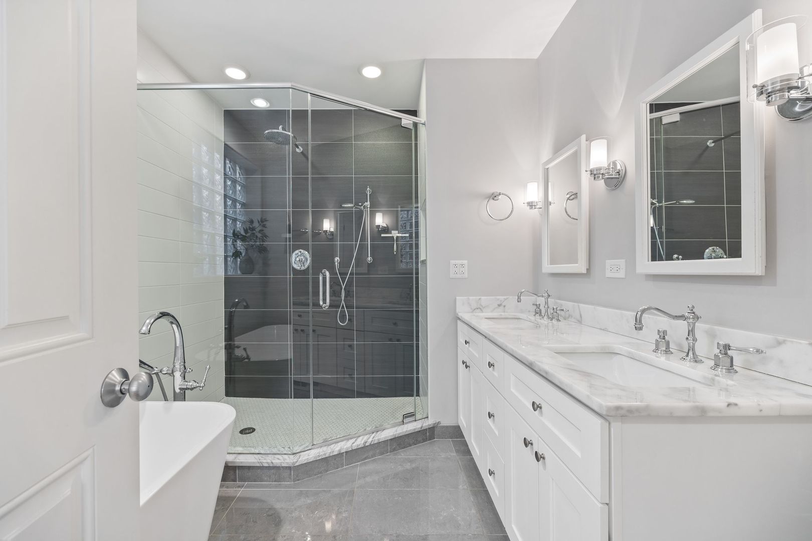 3231 N Racine Avenue Unit: 2