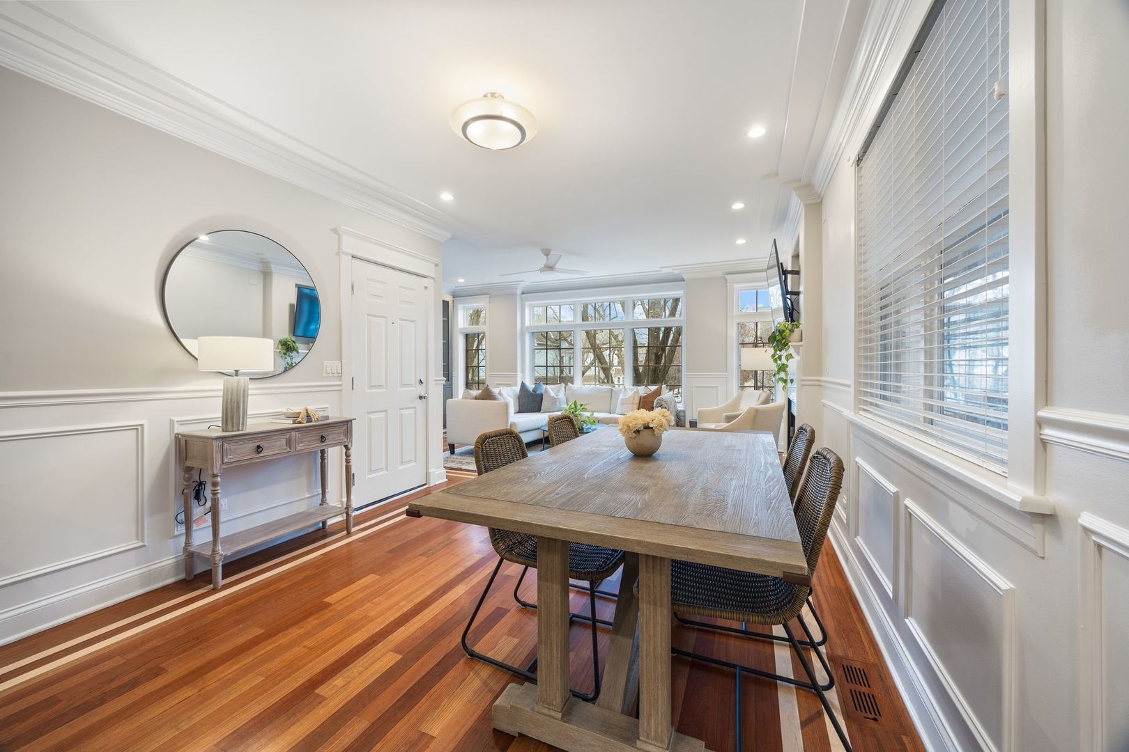 3231 N Racine Avenue Unit: 2