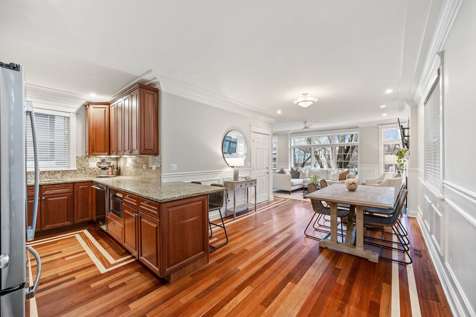 3231 N Racine Avenue Unit: 2