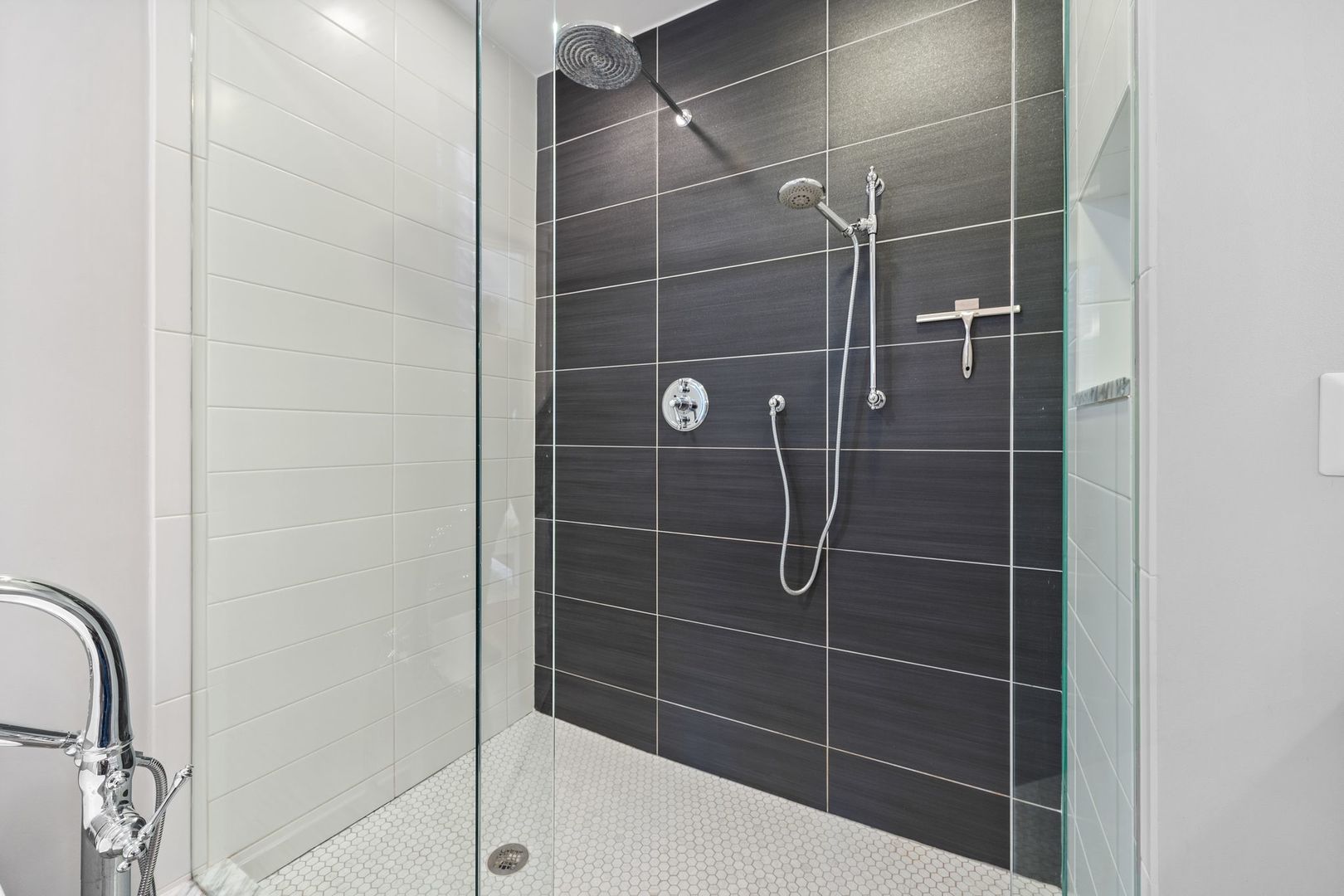 3231 N Racine Avenue Unit: 2