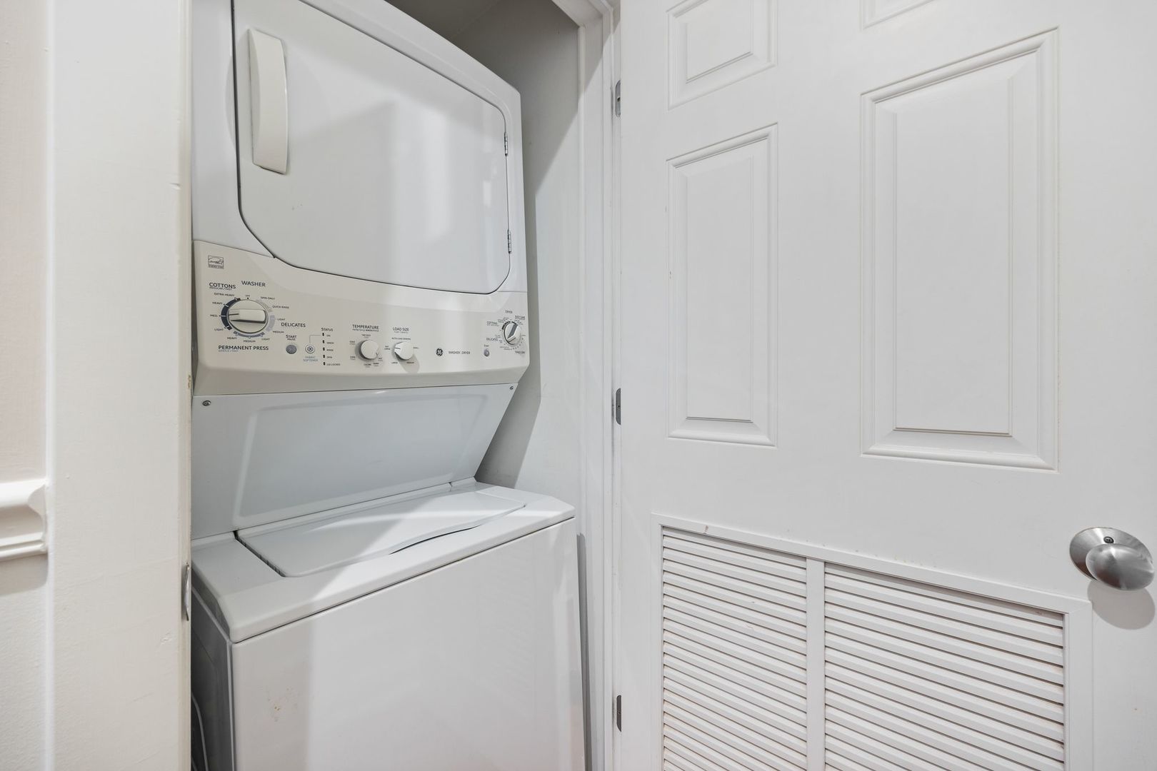 3231 N Racine Avenue Unit: 2