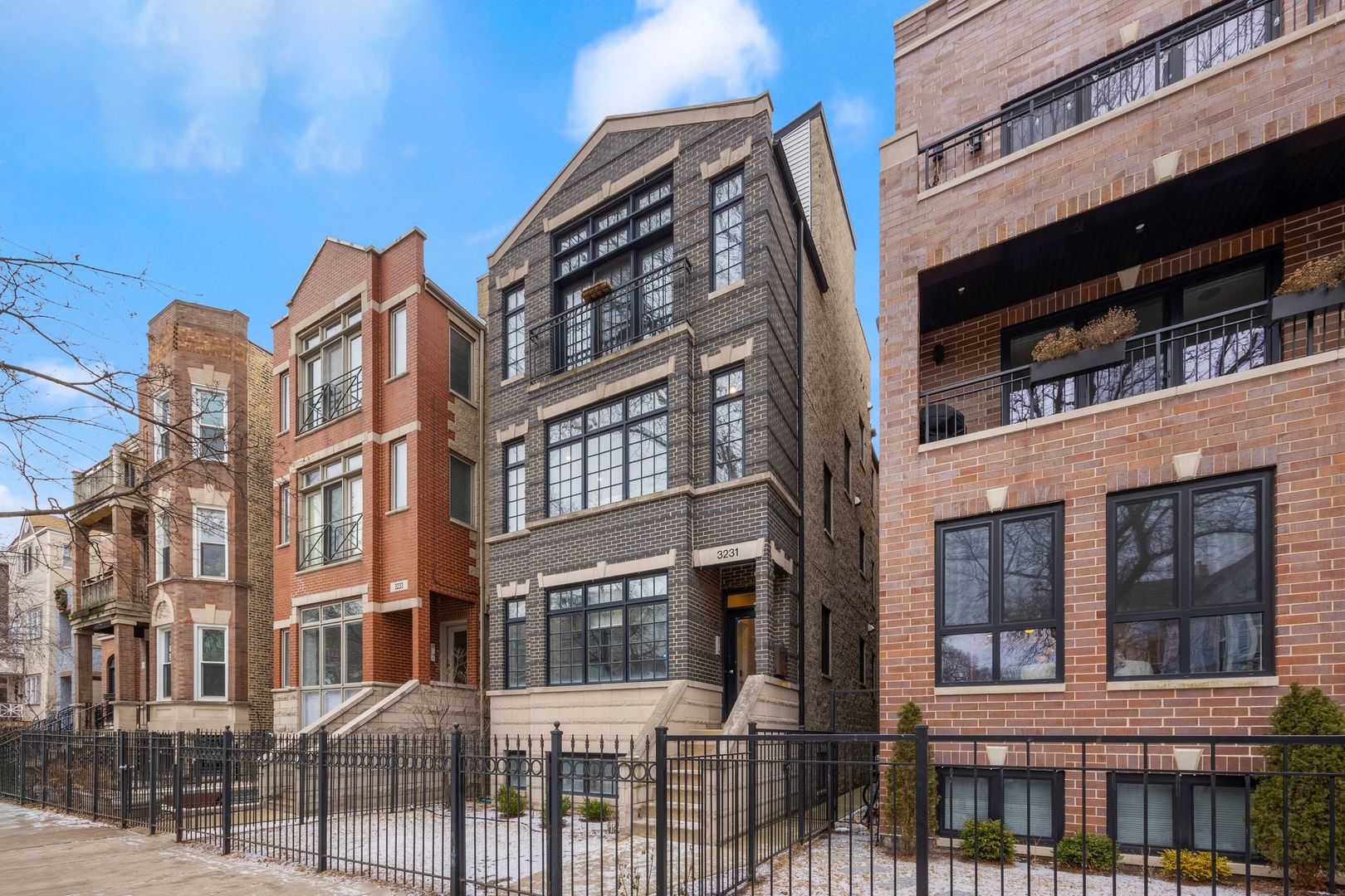 3231 N Racine Avenue Unit: 2