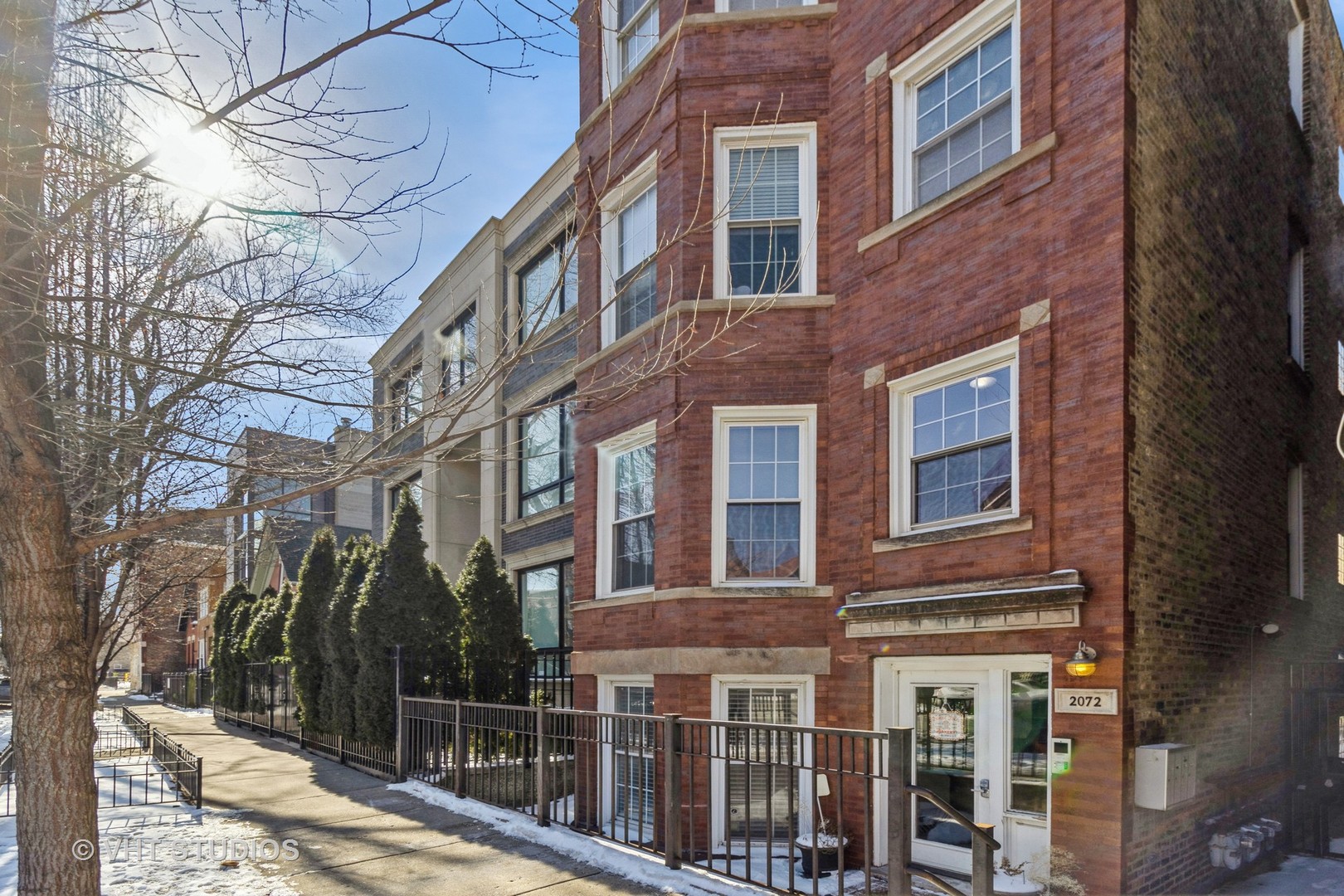 2072 N Leavitt Street Unit: 1