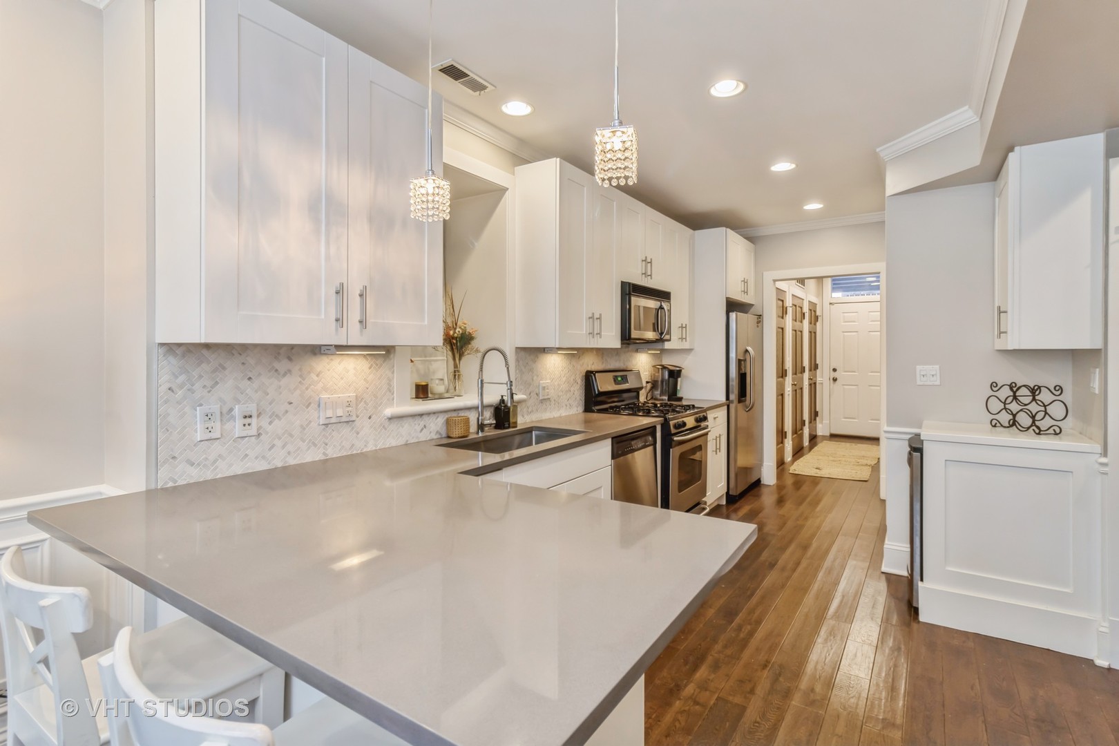 2072 N Leavitt Street Unit: 1