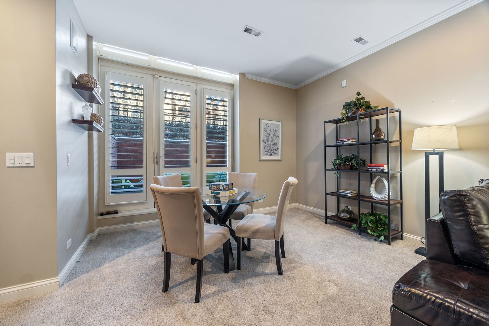 3732 N Kenmore Avenue Unit: 1