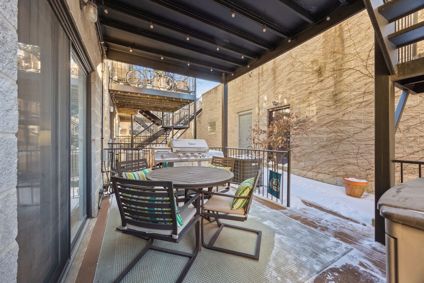 3732 N Kenmore Avenue Unit: 1