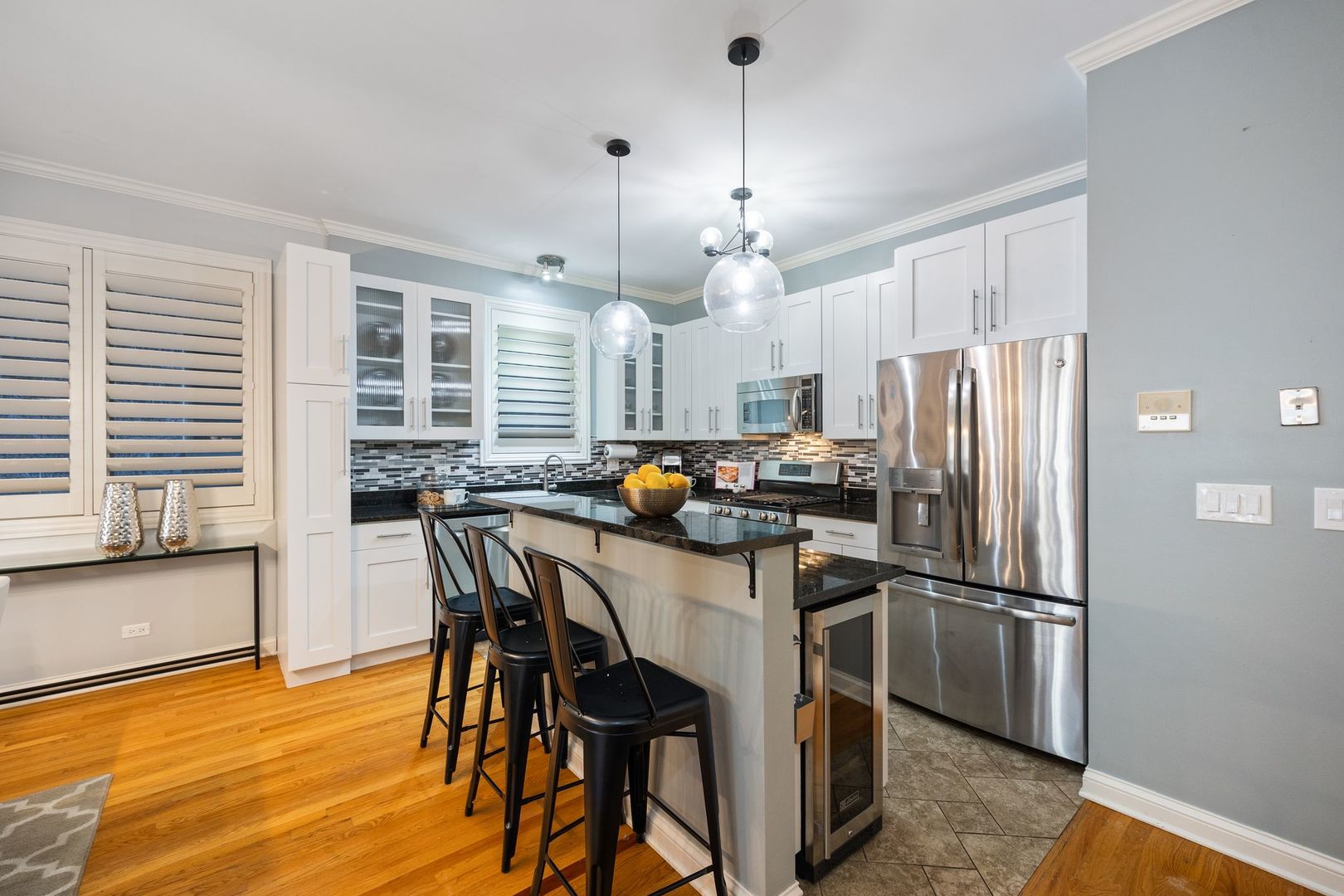 3732 N Kenmore Avenue Unit: 1