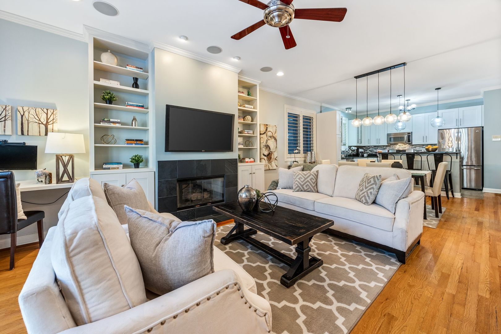 3732 N Kenmore Avenue Unit: 1