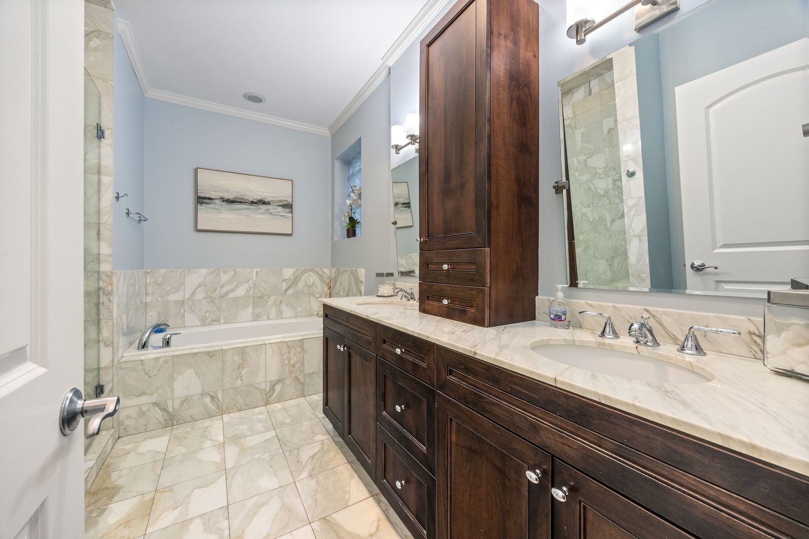 3732 N Kenmore Avenue Unit: 1