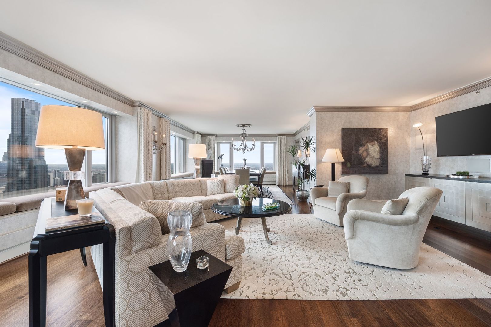 132 E Delaware Place Unit: 5501