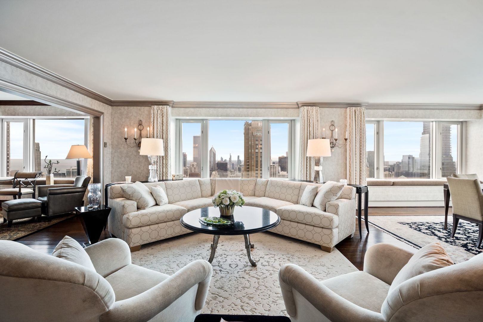 132 E Delaware Place Unit: 5501