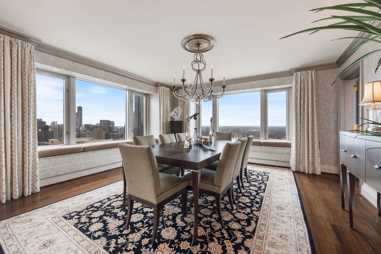 132 E Delaware Place Unit: 5501