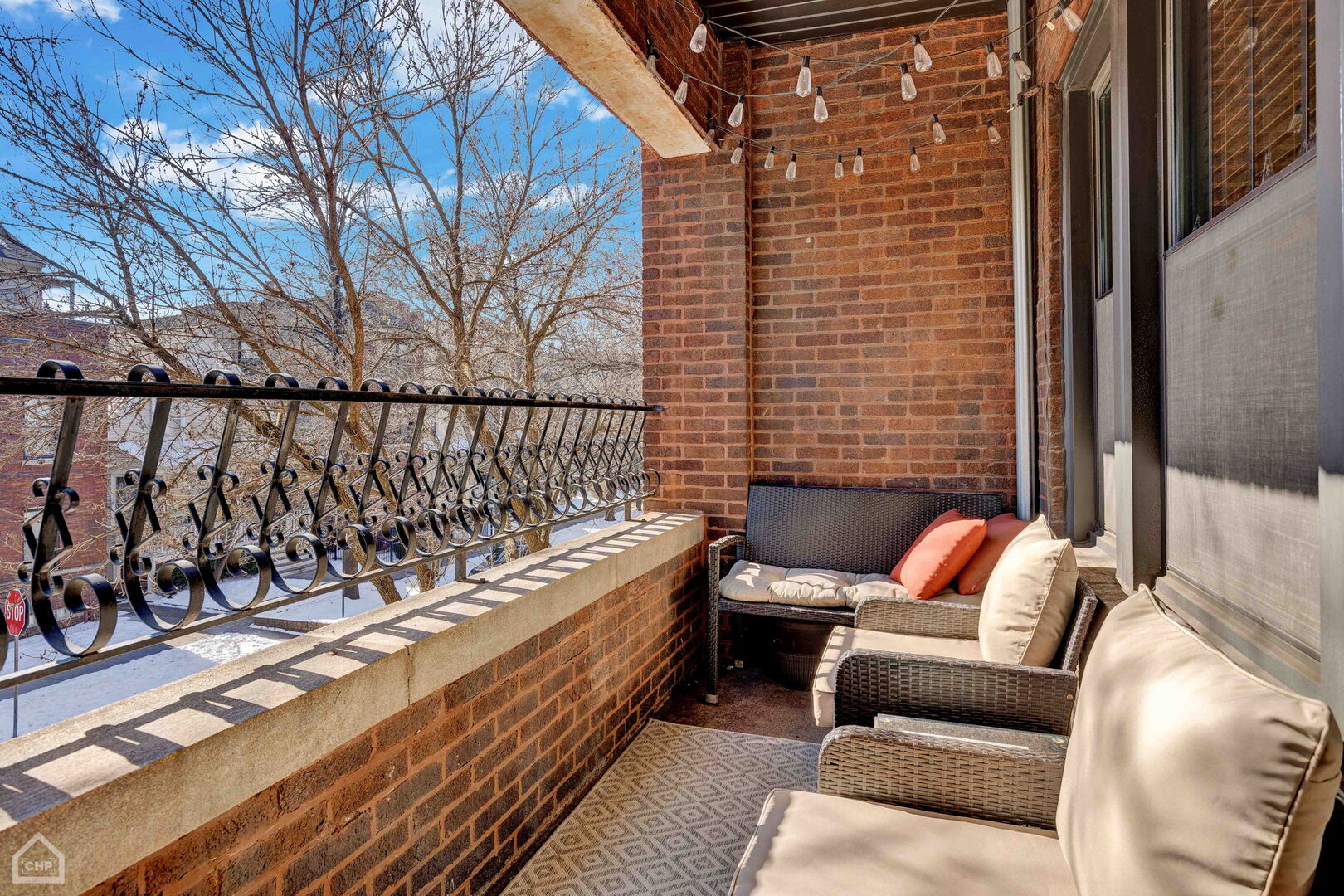 1846 W Berteau Avenue Unit: 2