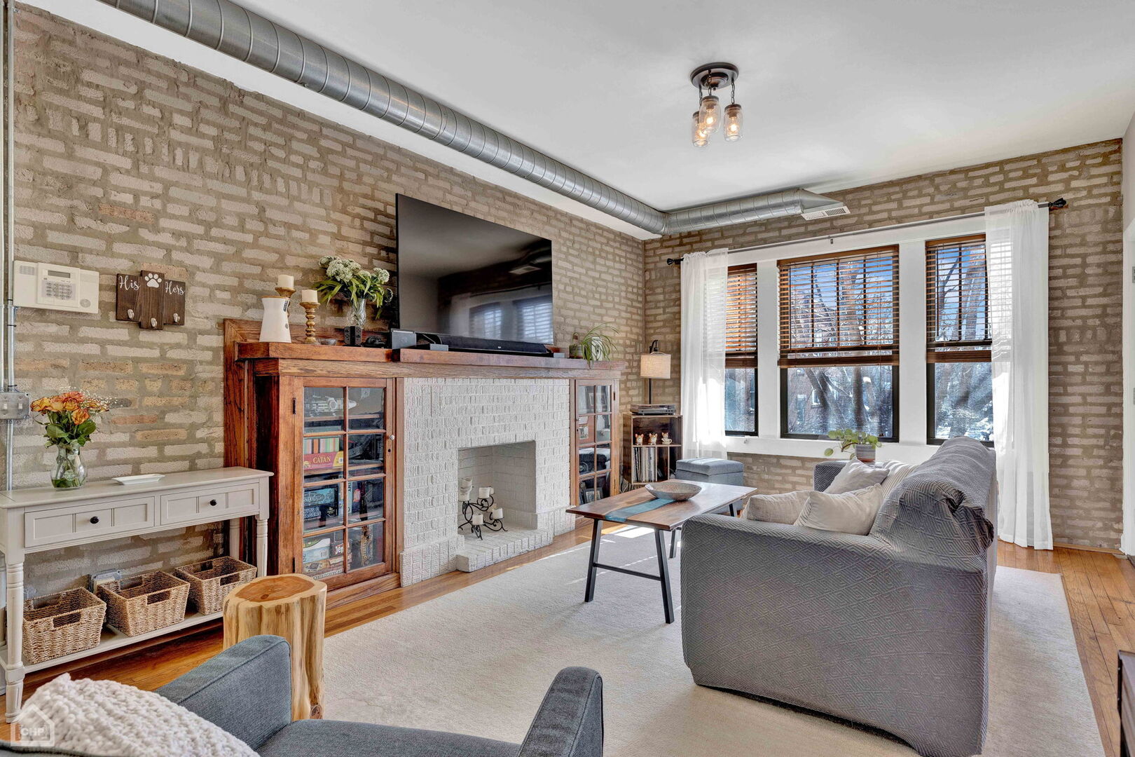 1846 W Berteau Avenue Unit: 2
