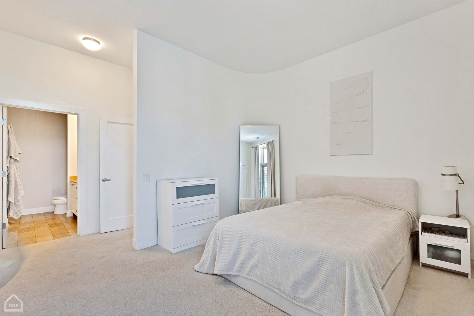 725 N Aberdeen Street Unit: 604