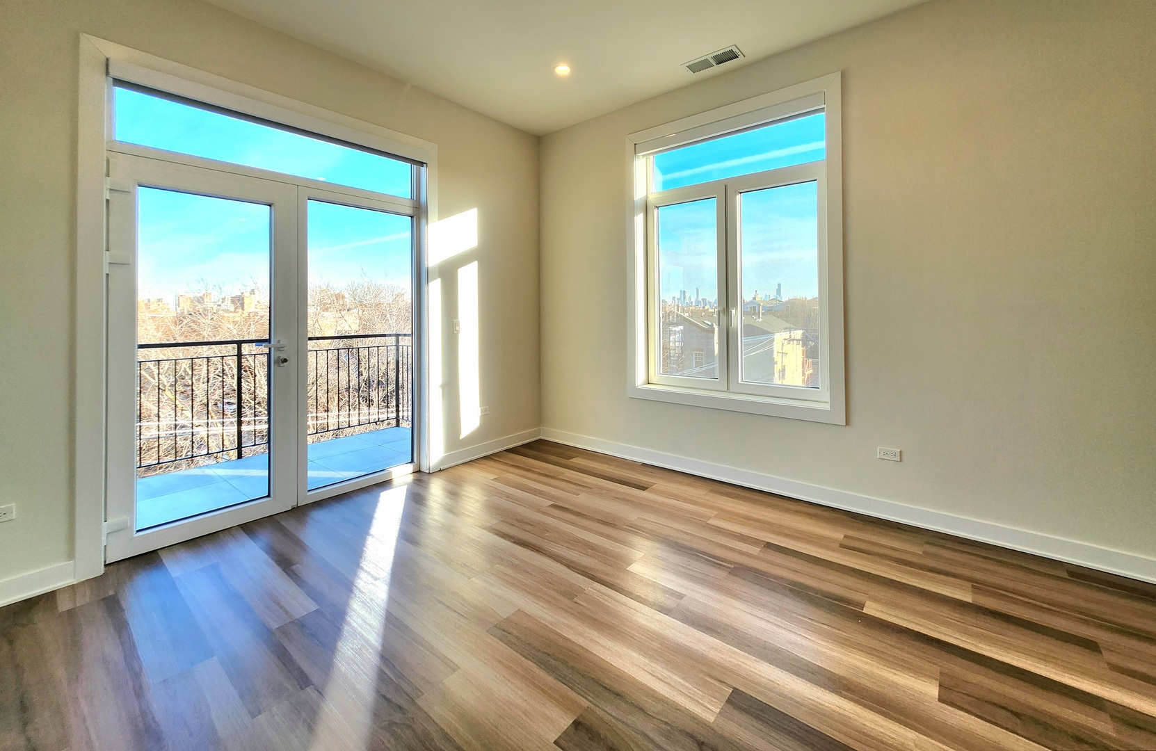 1348 W Roscoe Street Unit: 402