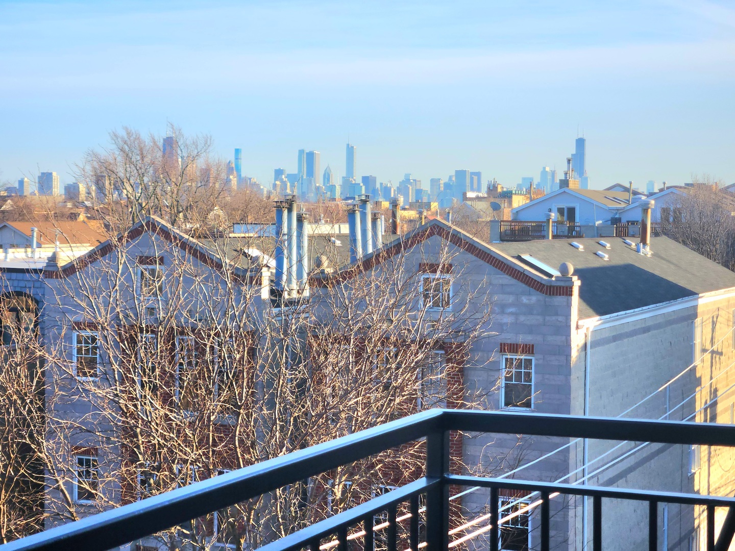 1348 W Roscoe Street Unit: 402