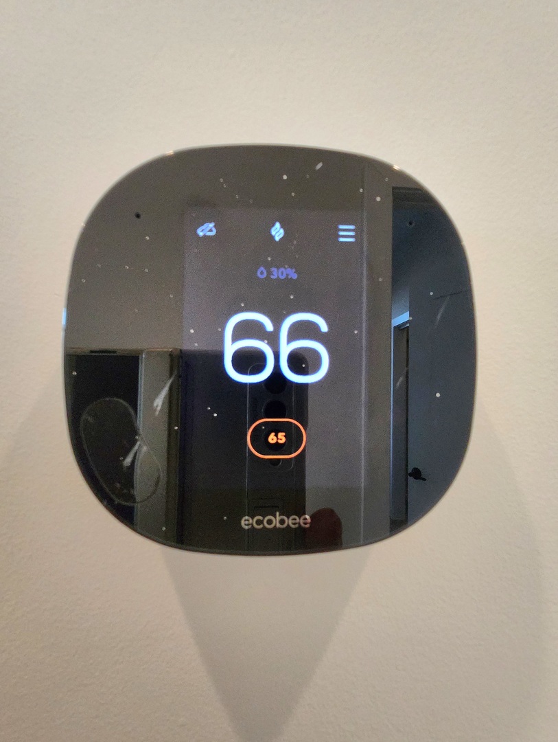 1348 W Roscoe Street Unit: 402