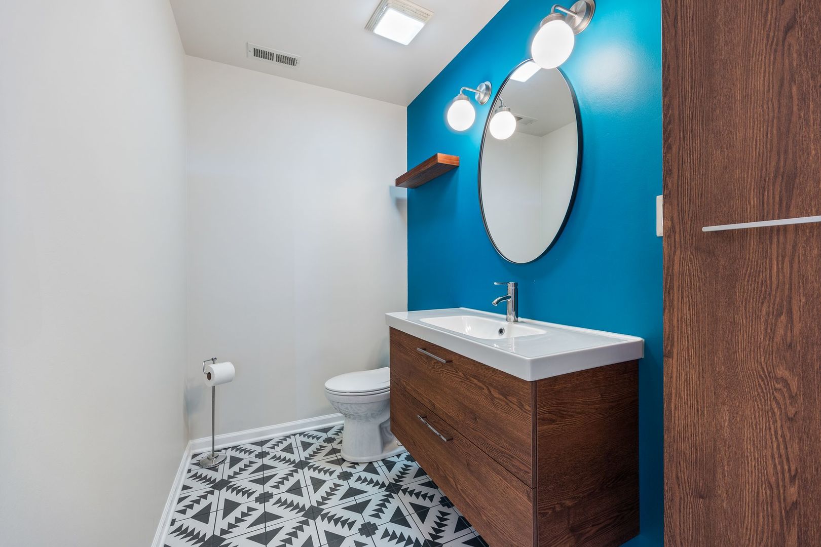 2904 N Avers Avenue Unit: 3R