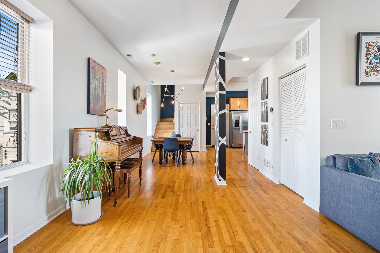 2904 N Avers Avenue Unit: 3R