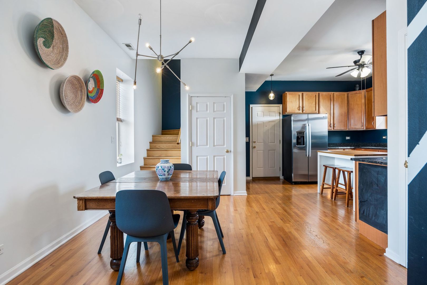 2904 N Avers Avenue Unit: 3R