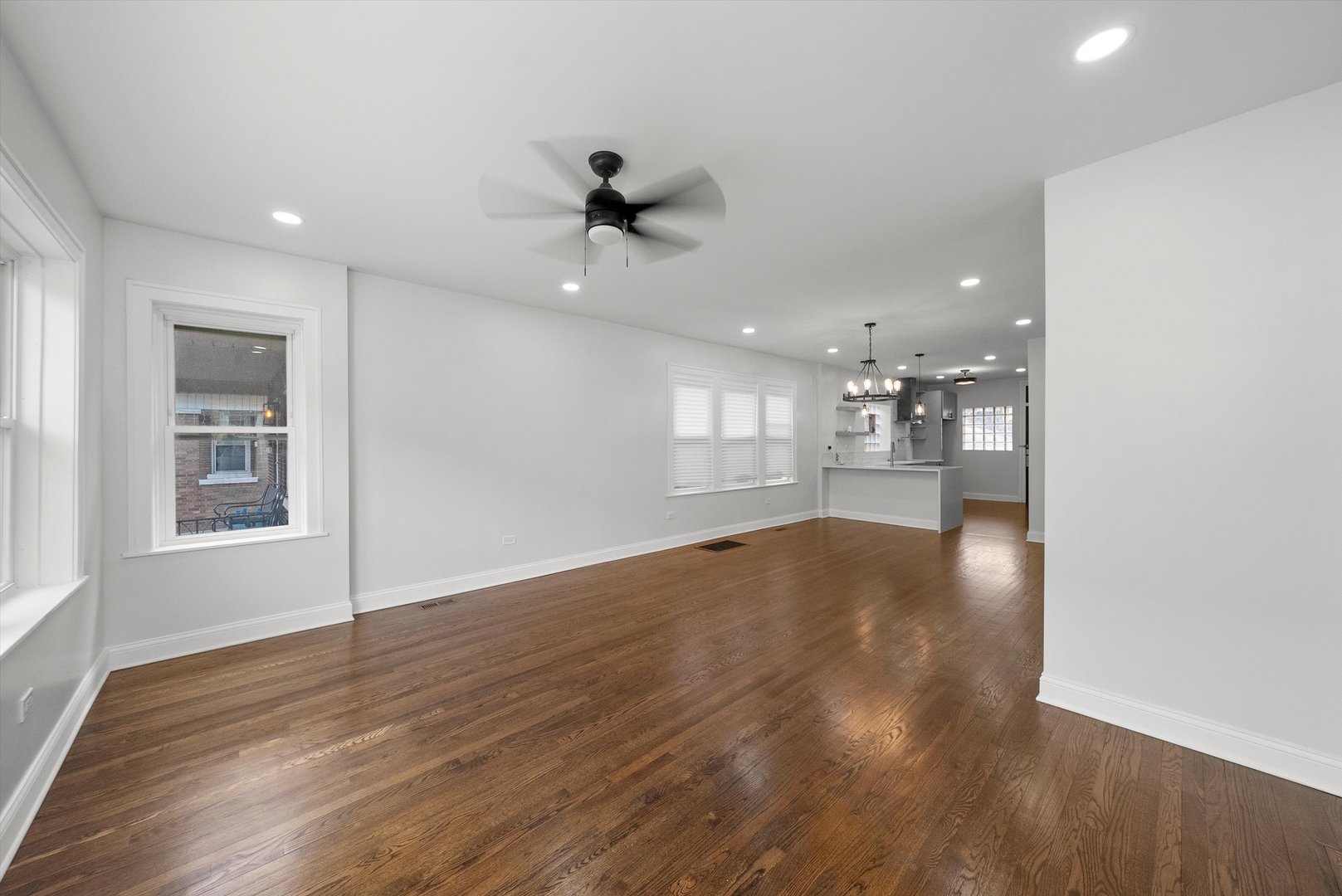 3012 N Knox Avenue