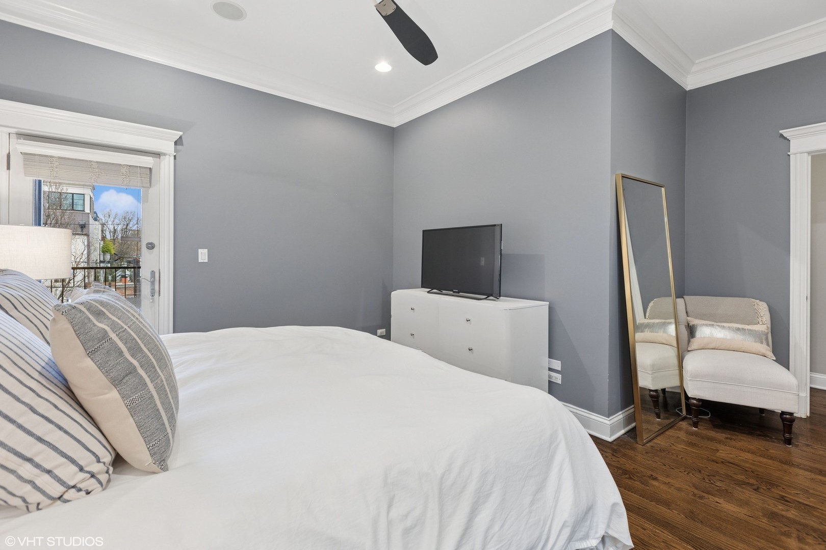 2444 N Seminary Avenue Unit: 3