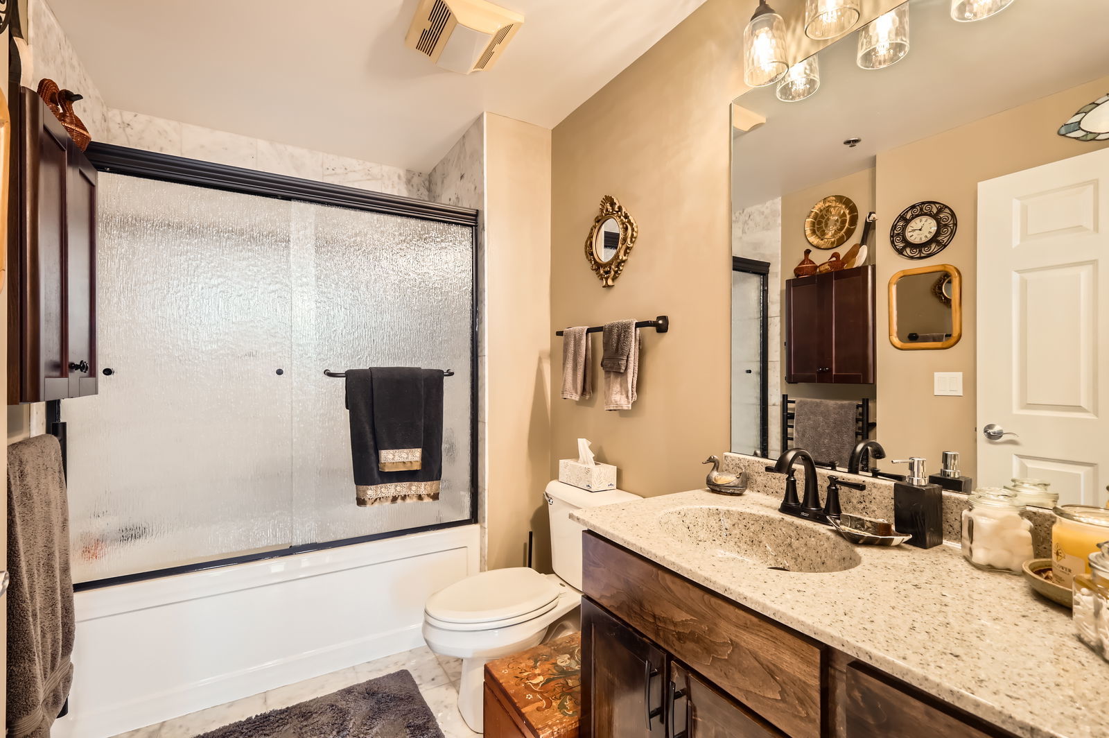 1134 W GRANVILLE Avenue Unit: 712